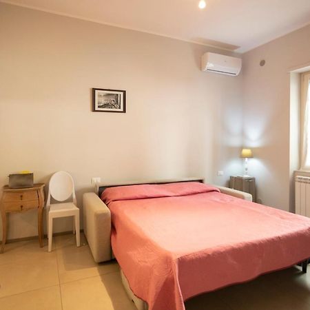 La Casa Degli Angeli Apartment Salerno Bagian luar foto