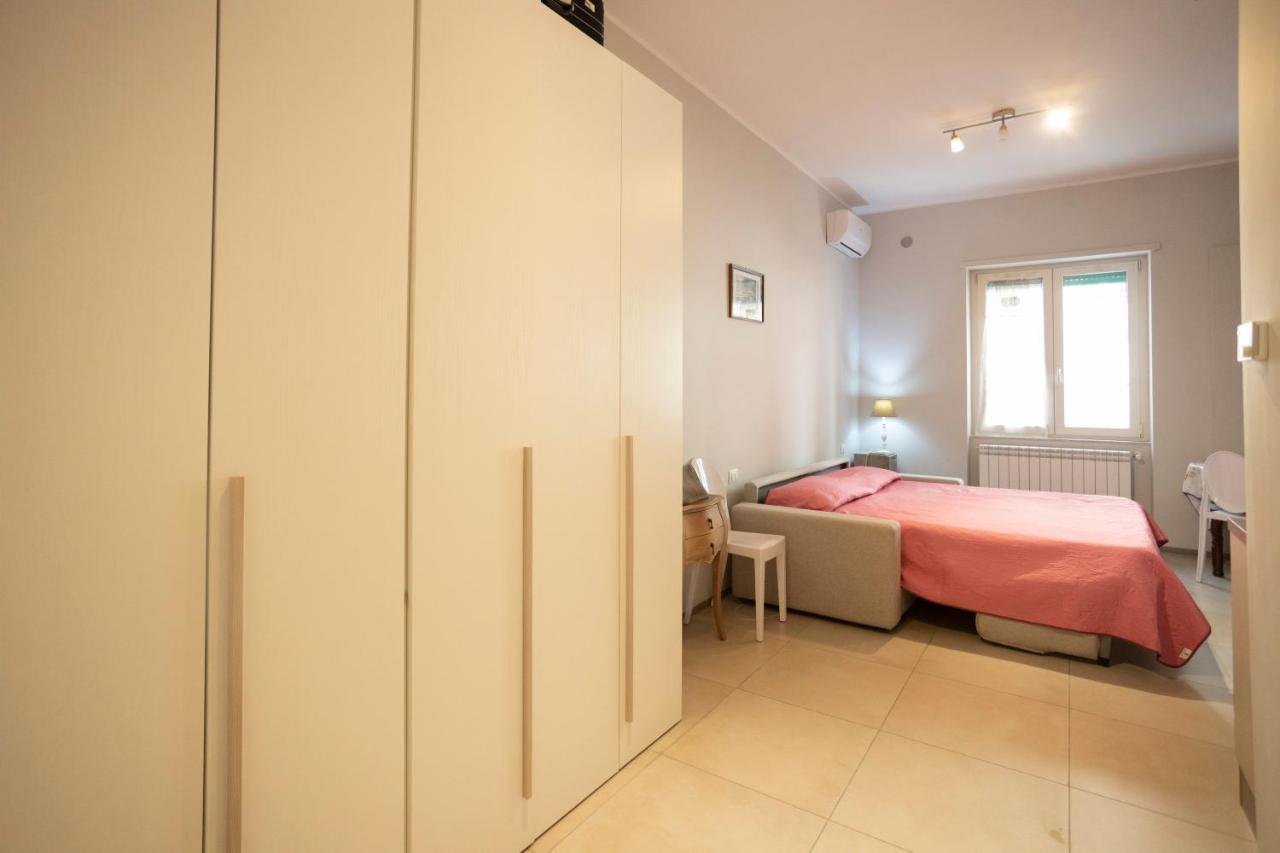 La Casa Degli Angeli Apartment Salerno Bagian luar foto
