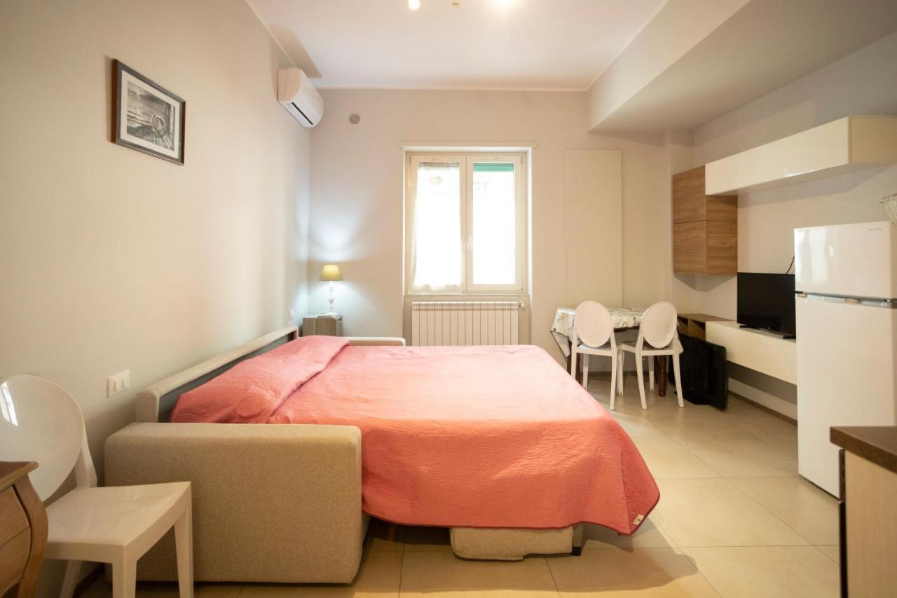 La Casa Degli Angeli Apartment Salerno Bagian luar foto