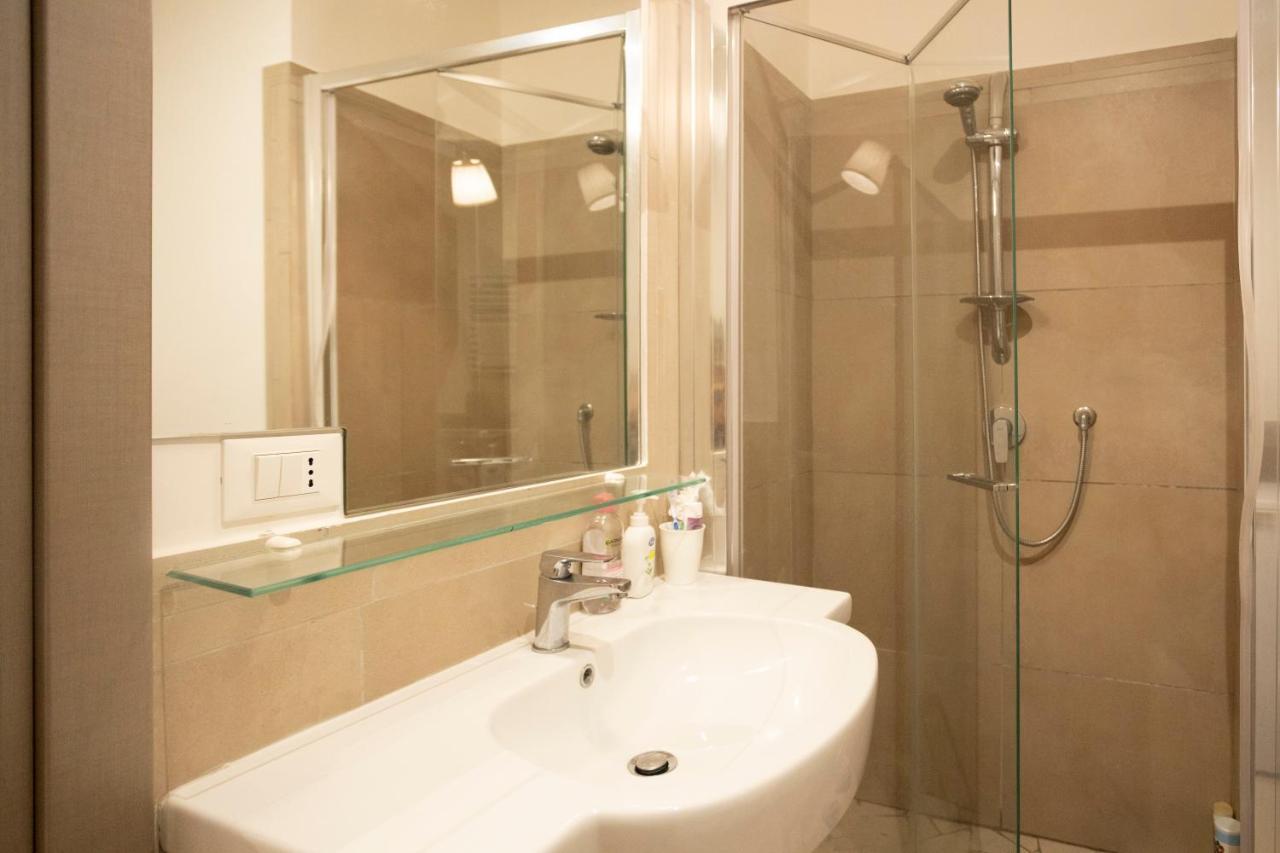 La Casa Degli Angeli Apartment Salerno Bagian luar foto